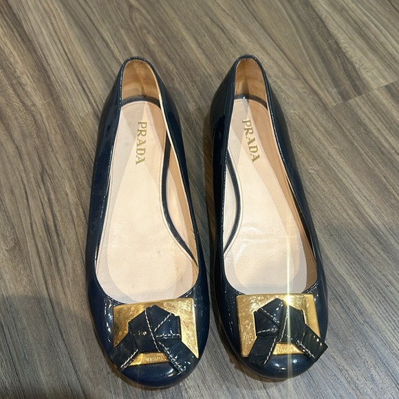 Prada Patent Leather Flats 38.5 - Picture 2 of 4